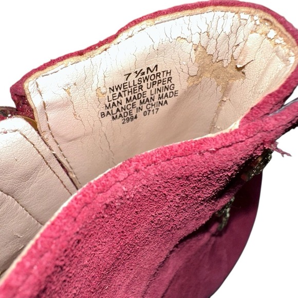 Nine West Wellsworth 7.5 Burgundy Ankle‎ Boots Gold Button Renaissance Old Money - Picture 6 of 10